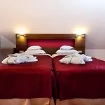 & Czarny Gron Aparthotel