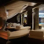 Aparthotel & Czarny Gron 4*