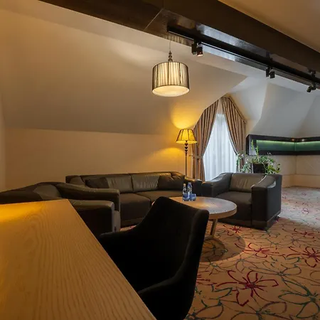 查埃恩格罗恩酒店及spa 日基