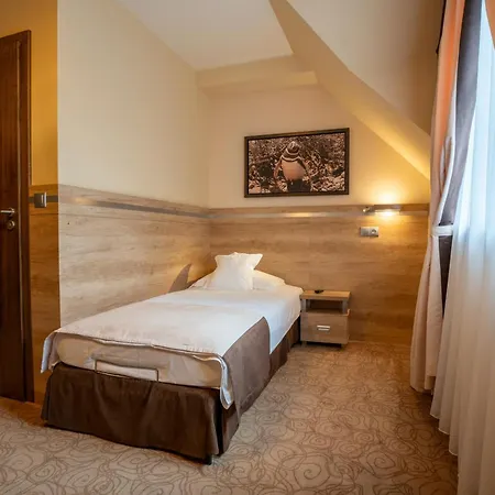 & Czarny Gron 4* Rzyki