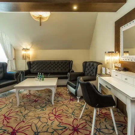 查埃恩格罗恩酒店及spa 公寓式酒店 4*