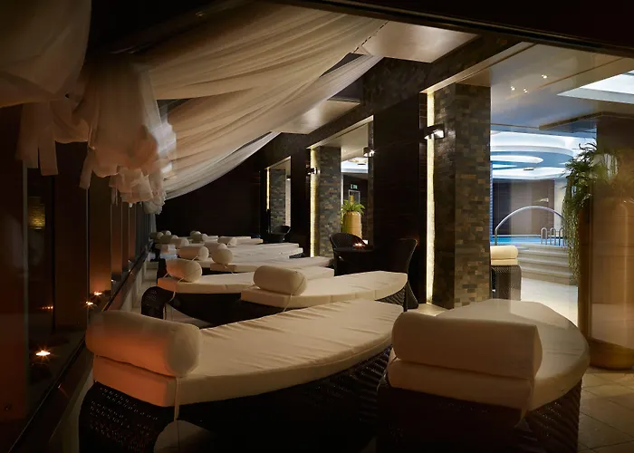 Aparthotel & Czarny Gron 4*